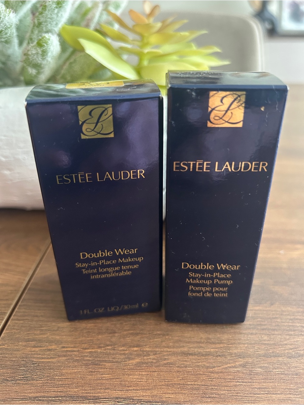 Estée Lauder Double Wear Stay-in-Place Makeup - 2W1 DAWN Foundation Pump.